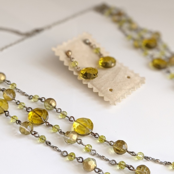Jewelry - Olive necklace/earring set